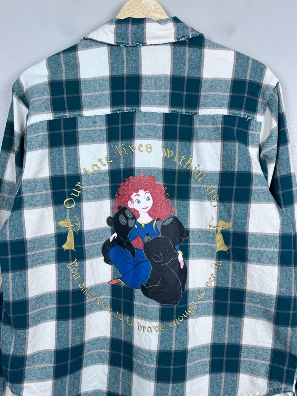 Pixar Our Universe Women's Flannel Top with Brave Merida  & DunBroch Bears Small - Picture 2 of 11